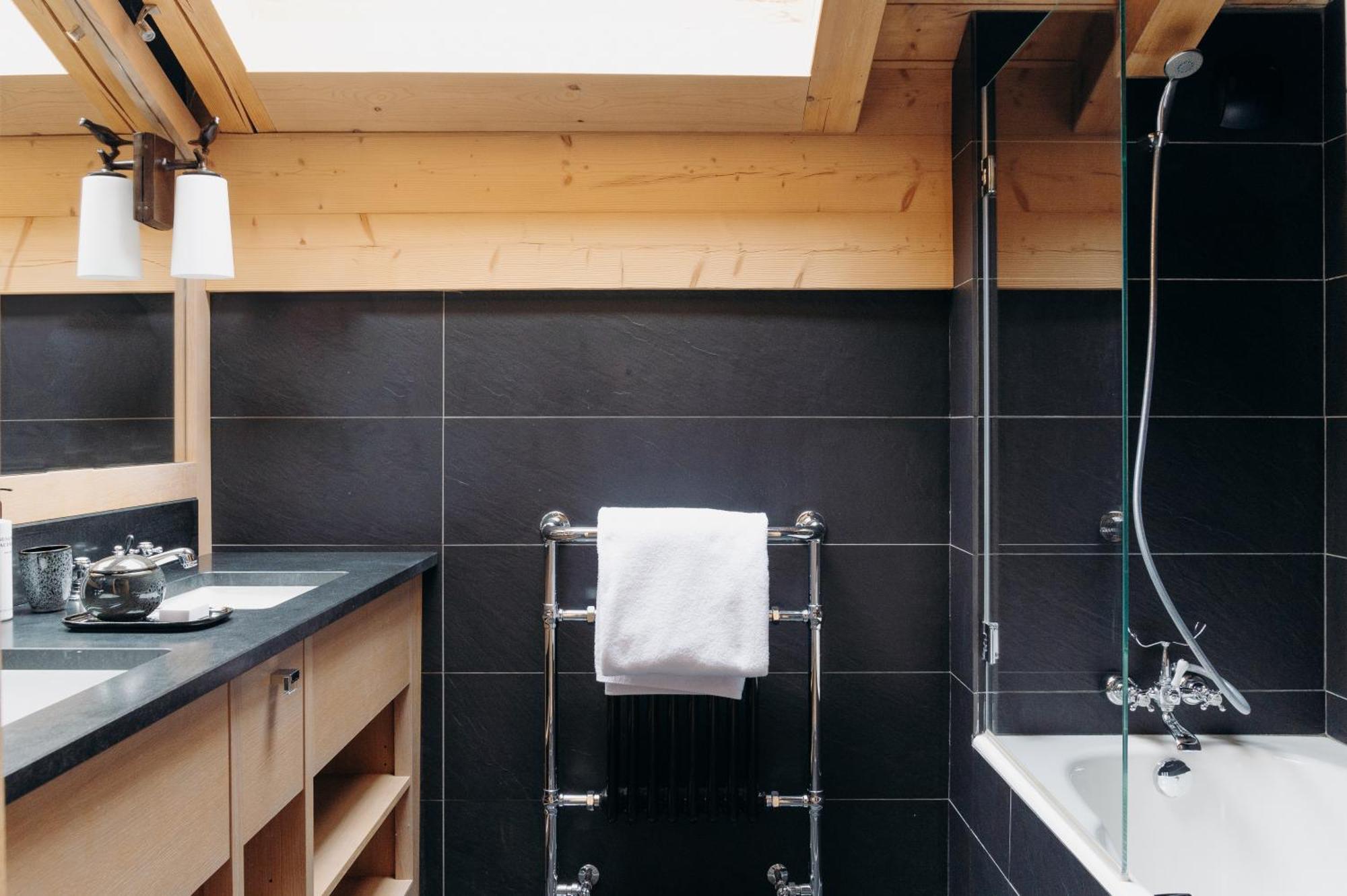 Gentiane Room spa access